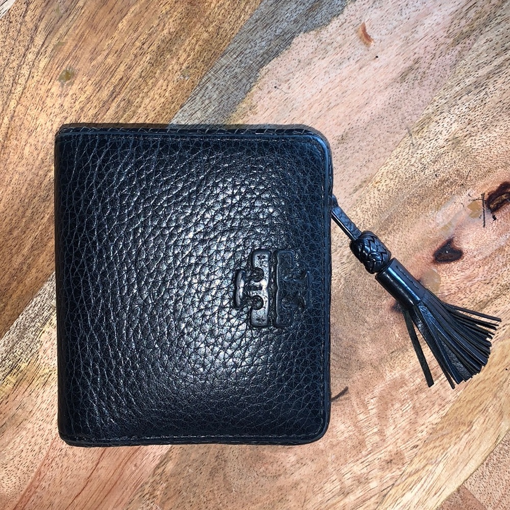 black leather tory burch wallet
